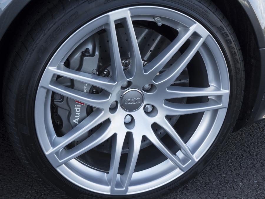 Колеса Audi RS4 Avant (B7, 8E) 2006 года  (UK) (фото 6 из 9)